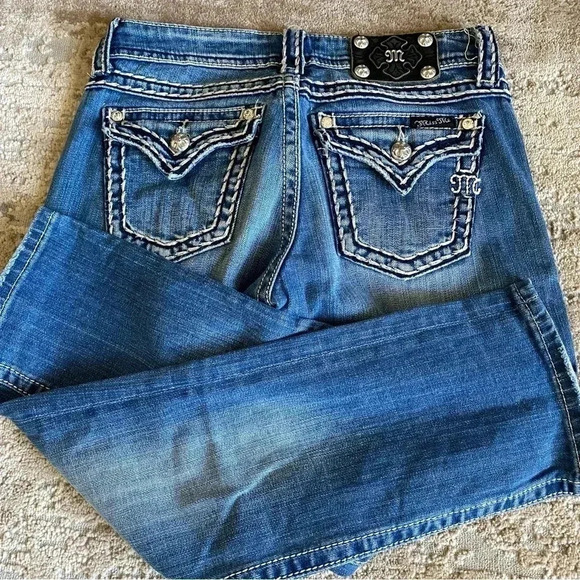 Miss Me Easy Capri Rhinestone Embellished Rear Pockets Western Straight Leg Jean - Picture 14 of 14